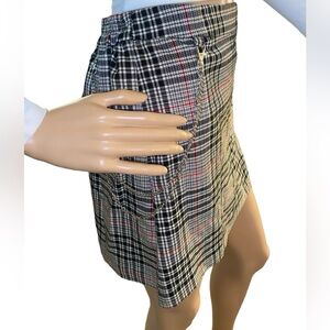 LIKE NEW PLAID MINI SKIRT